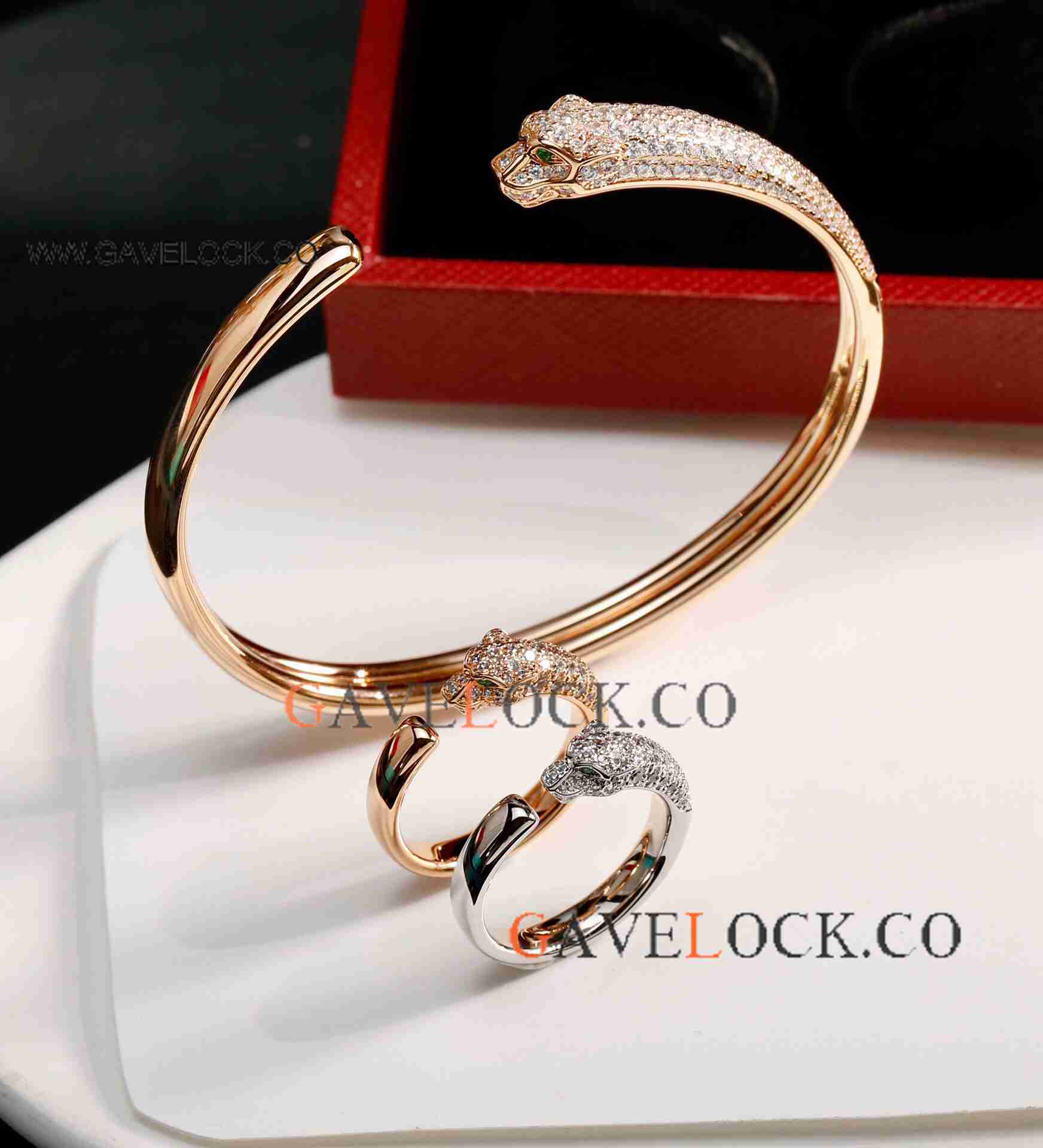 Luxury Replica Cartier Diamond Panther-head Bangle and Rings Set